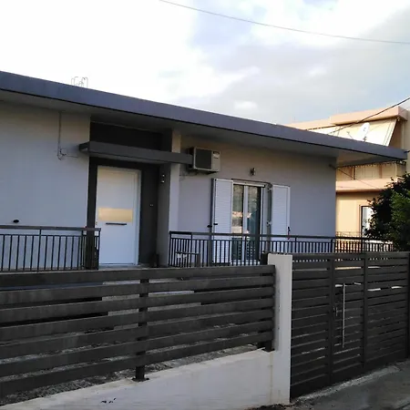Simple And Relaxing House! Kalamata