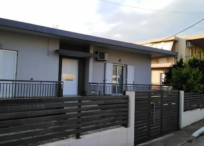 Simple And Relaxing House! Kalamata